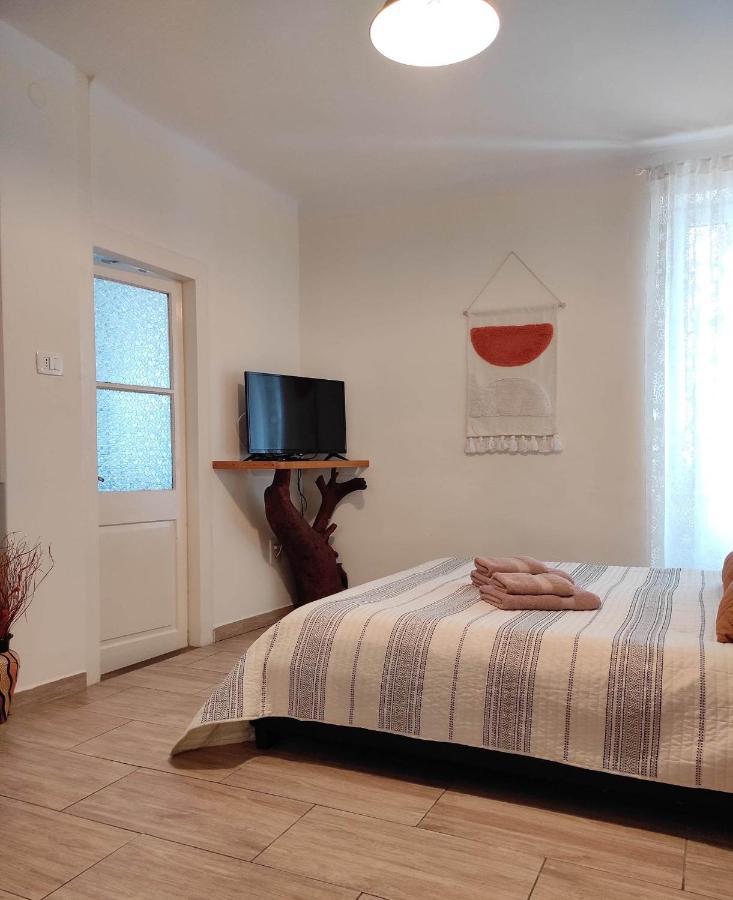 Nice Apartment In The City Center Rovinj Exteriör bild