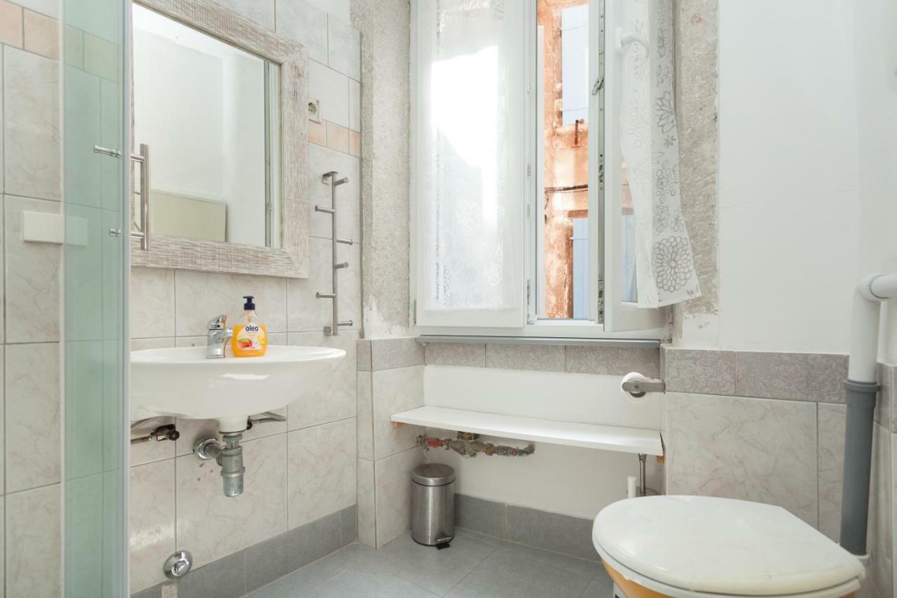 Nice Apartment In The City Center Rovinj Exteriör bild