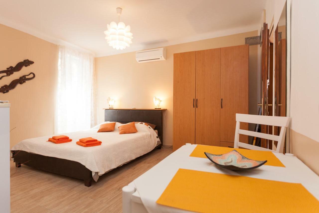 Nice Apartment In The City Center Rovinj Exteriör bild