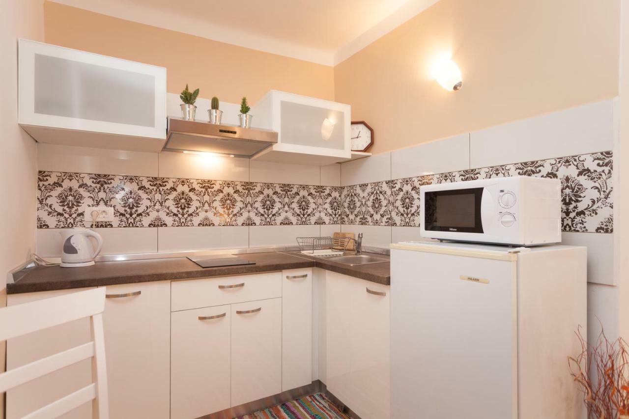 Nice Apartment In The City Center Rovinj Exteriör bild